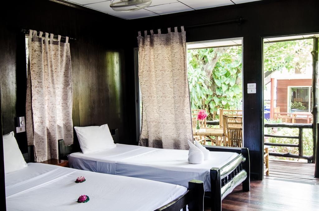 Sea Garden Hostels Hatrin Kültér fotó