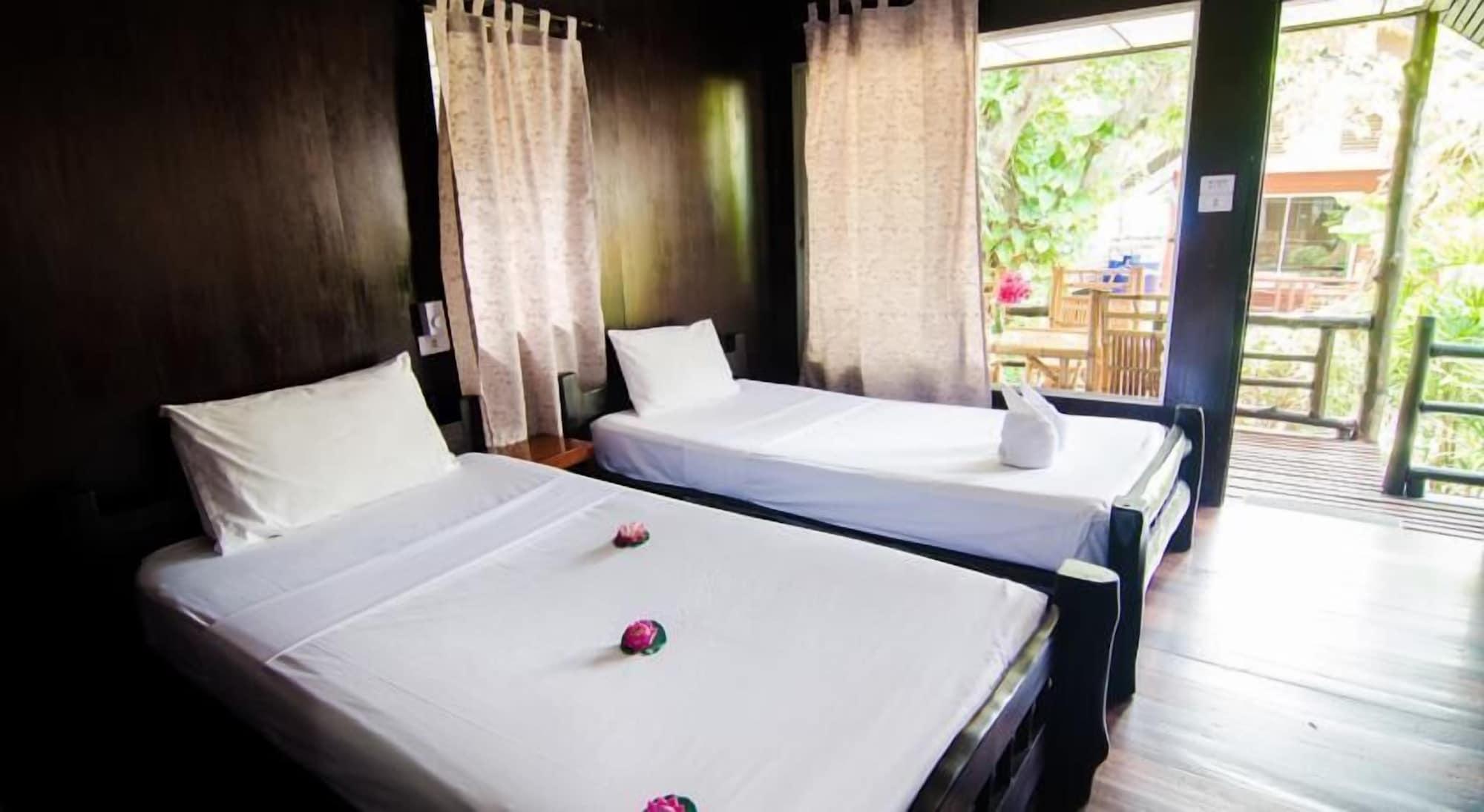 Sea Garden Hostels Hatrin Kültér fotó