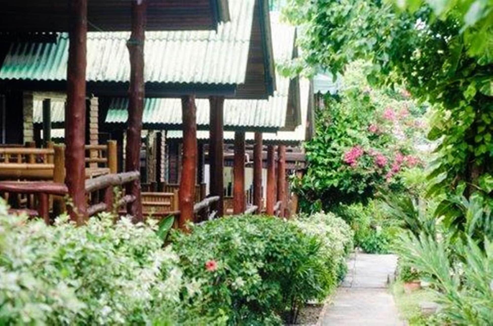 Sea Garden Hostels Hatrin Kültér fotó