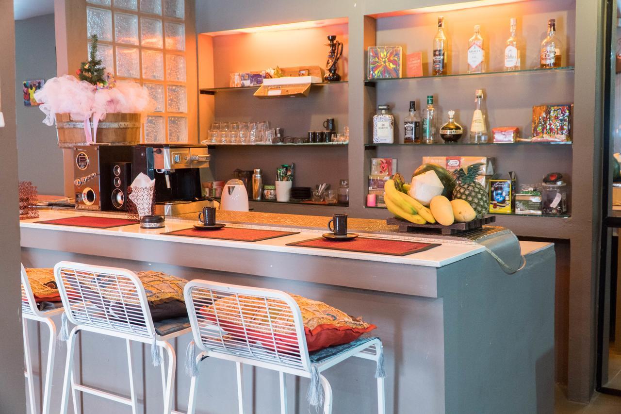 Sea Garden Hostels Hatrin Kültér fotó