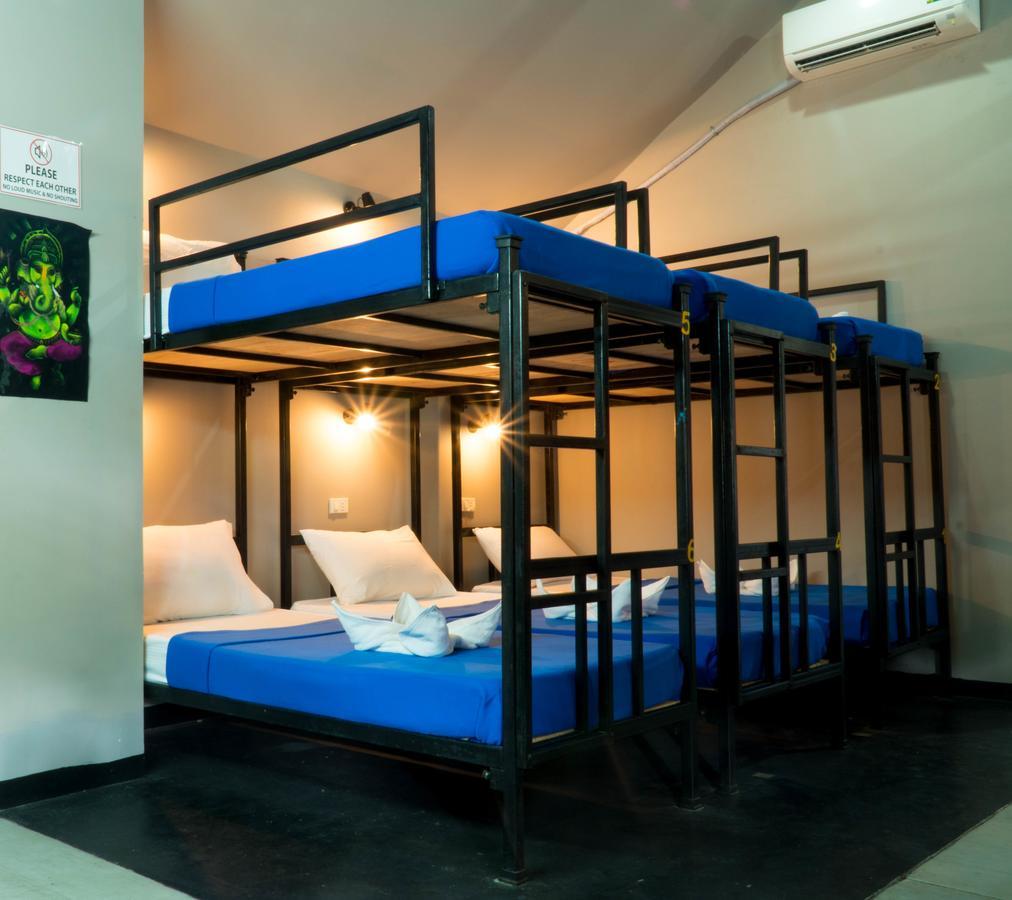 Sea Garden Hostels Hatrin Kültér fotó