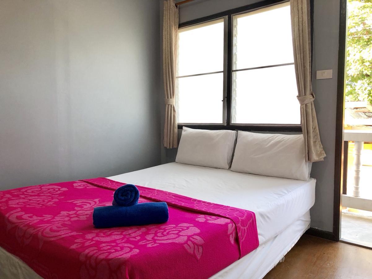 Sea Garden Hostels Hatrin Kültér fotó